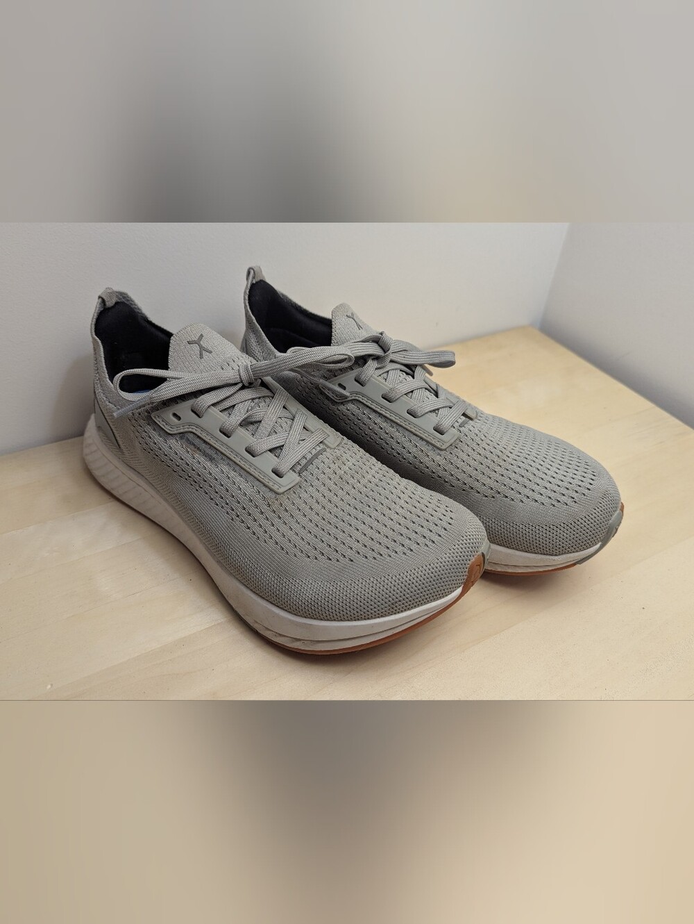 Flux Adapt Waterproof Runner Lunar Gray Womens Size 8.5 Barefoot Shoes